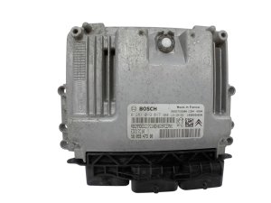 ECU-Steuergerät 0281019817 9666729580 PSA Bosch