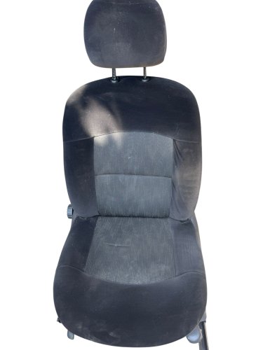 Vorderer linker Sitz 7701048706 Renault Thalia II