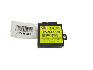 Steuergerät Kia 0K2AC677R0D  10995405