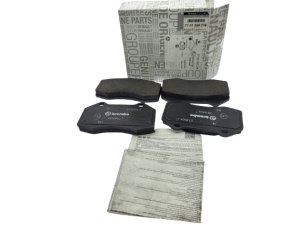 Bremsbeläge vorne 7701208218 Neu OE Renault Clio III Megane II RS