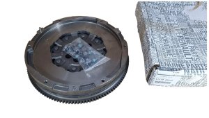 Zweimassenschwungrad 1231000Q4D Nissan NV400 2.3DCI Original Neu