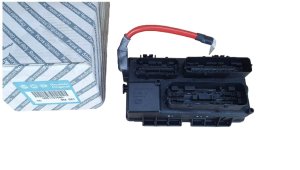 Sicherungskasten 51737885 Fiat Grande Punto 1.3D MULTIJET DS/TBZ Original Neu